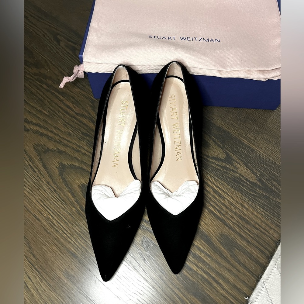 Stuart Weitzman suede pump